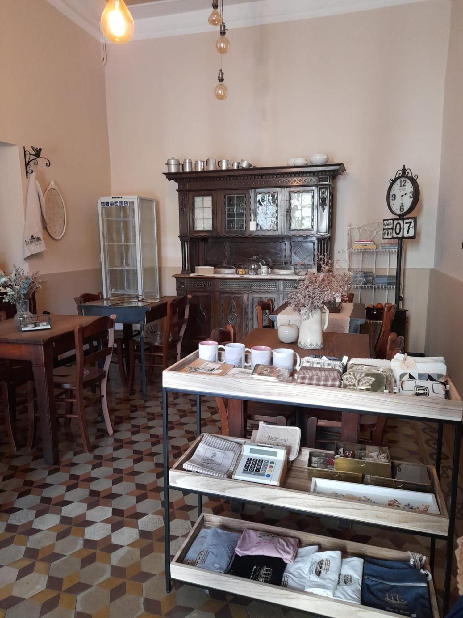 Albergo Milano 1920 블레비오 외부 사진