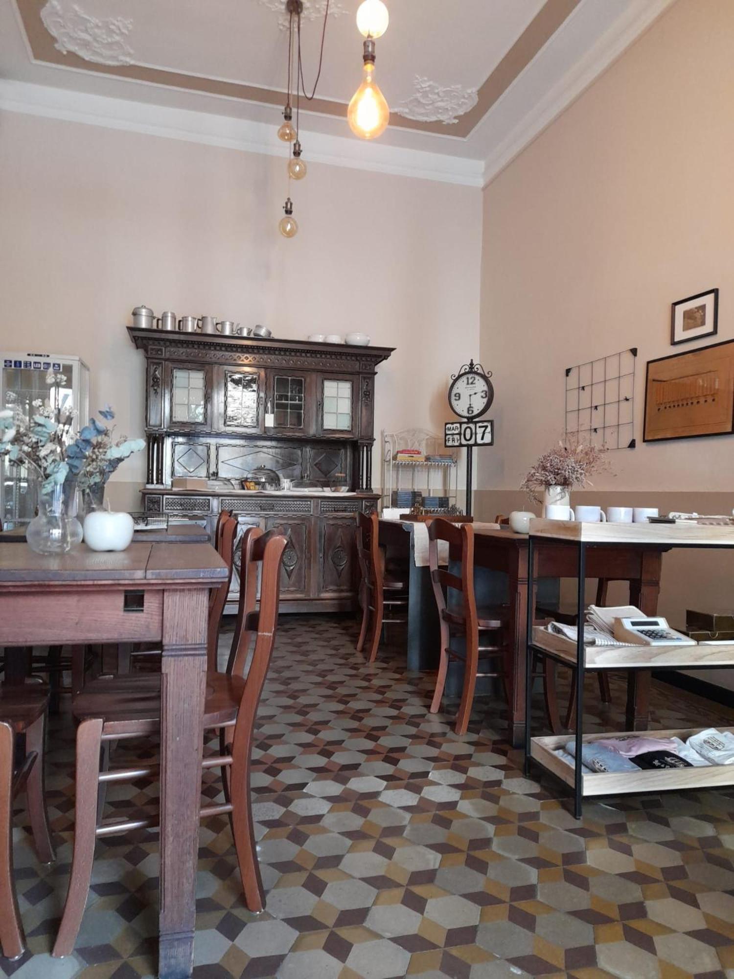 Albergo Milano 1920 블레비오 외부 사진