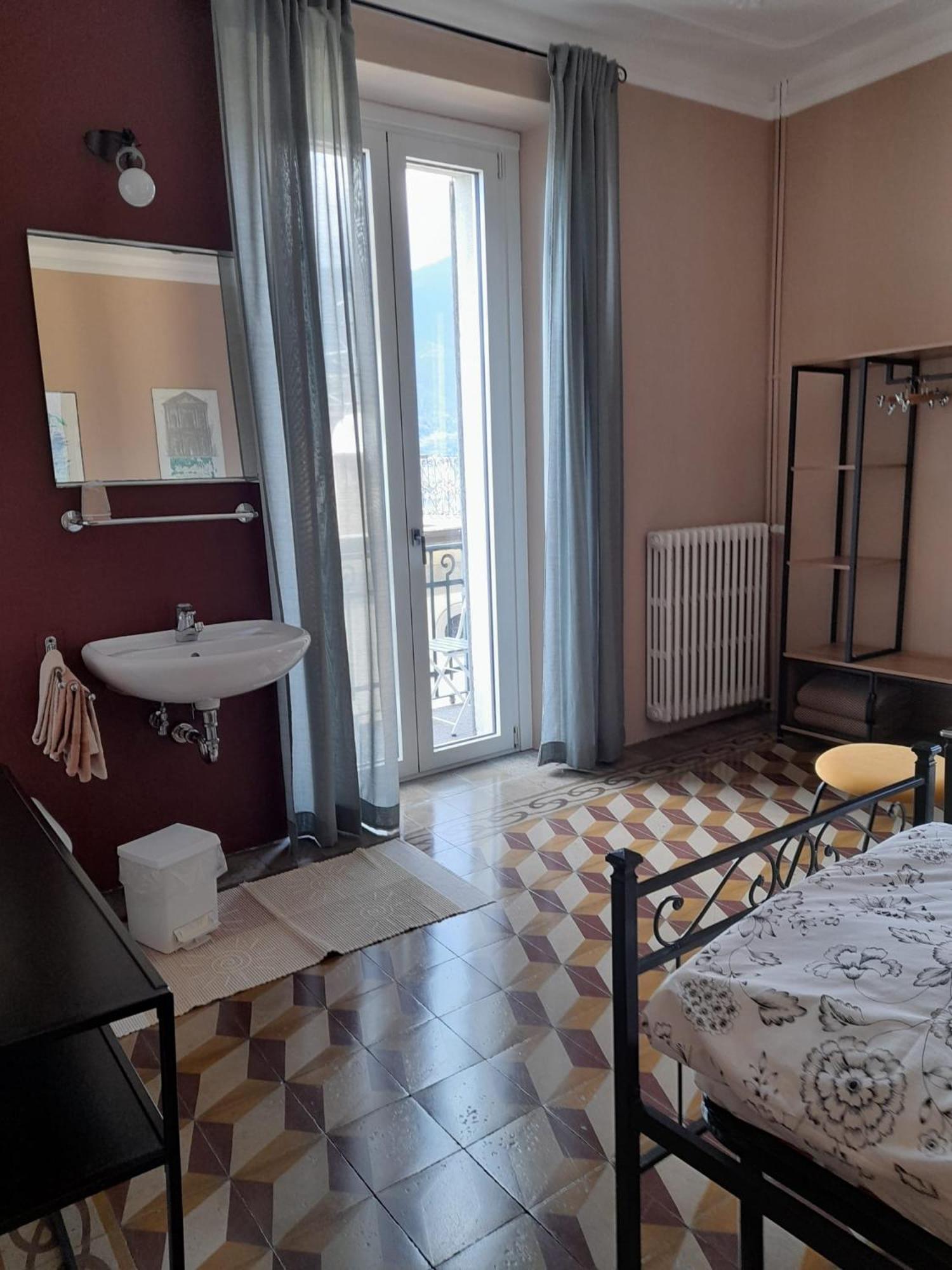 Albergo Milano 1920 블레비오 외부 사진